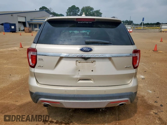 2017 Ford Explorer XLT z VIN 1FM5K8D85HGA10343, wystawiony jako Copart lot #56864105 z przebiegiem 56 339 mil mil oraz Szkoda całkowita • Salvage title. Historia ofert i sprzedaży dostępna na DreamBid. Obrazek 6.