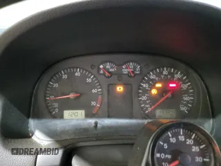 2001 Volkswagen Golf z VIN 9BWGD61J714058300, wystawiony jako Copart lot #77449634 z przebiegiem 137 048 mil mil oraz Szkoda całkowita • Salvage title. Historia ofert i sprzedaży dostępna na DreamBid. Obrazek 9.
