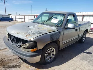 2000 Chevrolet Silverado 1500 with VIN 1GCEC14W4YZ141940, listed as a IAAI auction lot 41702750 with 1 mi miles. Bid and sale history available at carsss.com. Image 2.