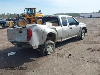 2005 GMC Canyon SLE Z71 with VIN 1GTDS196558220056, listed as a IAAI auction lot 39811631 with 274,702 mi miles. Bid and sale history available at carsss.com. Image 4.