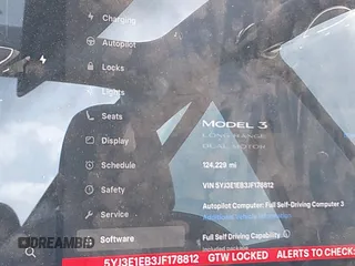 2018 Tesla Model 3 Long Range Battery z VIN 5YJ3E1EB3JF178812, wystawiony jako IAAI lot #42124838 z przebiegiem 124 229 mil mil oraz . Historia ofert i sprzedaży dostępna na DreamBid. Obrazek 7.