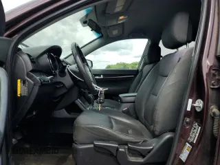 2013 Kia Sorento LX with VIN 5XYKTDA23DG389370, listed as a Copart auction lot 60645535 with 176,393 mi miles and Salvage title. Bid and sale history available at DreamBid. Image 7.