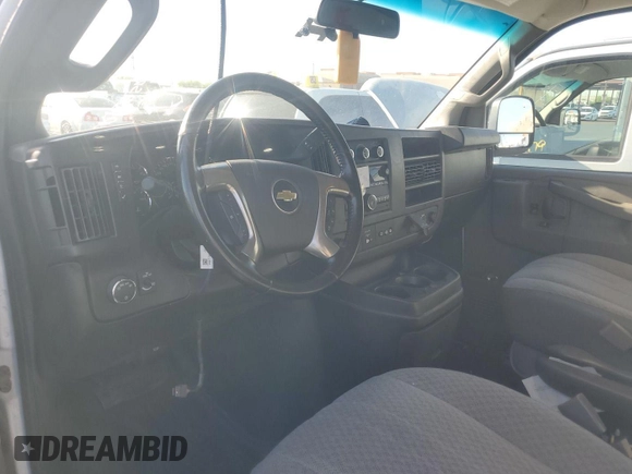 2018 Chevrolet Express Cargo z VIN 1GCWGAFG4J1178862, wystawiony jako IAAI lot #42659672 z przebiegiem 134 021 mil mil oraz . Historia ofert i sprzedaży dostępna na DreamBid. Obrazek 8.