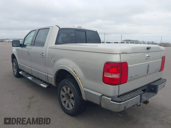 2006 Lincoln Mark LT with VIN 5LTPW185X6FJ17249, listed as a IAAI auction lot 42146867 with 1 mi miles. Bid and sale history available at carsss.com. Image 3.