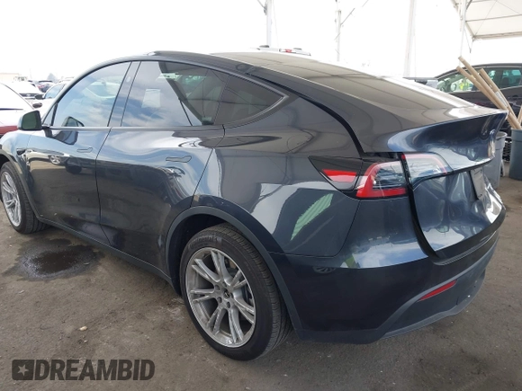 2024 Tesla Model Y Long Range z VIN 7SAYGDEE2RF069588, wystawiony jako IAAI lot #42024180 z przebiegiem 13 230 mil mil oraz . Historia ofert i sprzedaży dostępna na DreamBid. Obrazek 3.