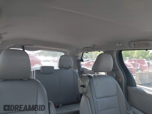 2018 Toyota Sienna XLE Auto Access Seat with VIN 5TDYZ3DC2JS926543, listed as a IAAI auction lot 42250898 with 138,489 mi miles and . Bid and sale history available at DreamBid. Image 8.