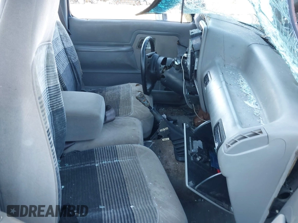 1992 Ford Ranger with VIN 1FTCR10U5NTA75200, listed as a IAAI auction lot 41290102 with 261,634 mi miles and . Bid and sale history available at DreamBid. Image 5.