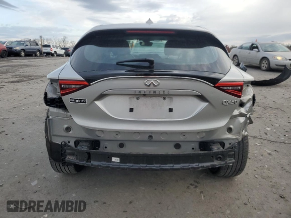 2017 Infiniti QX30 z VIN SJKCH5CP1HA020045, wystawiony jako Copart lot #49338735 z przebiegiem 32 144 mil mil oraz Szkoda całkowita • Salvage title. Historia ofert i sprzedaży dostępna na DreamBid. Obrazek 6.