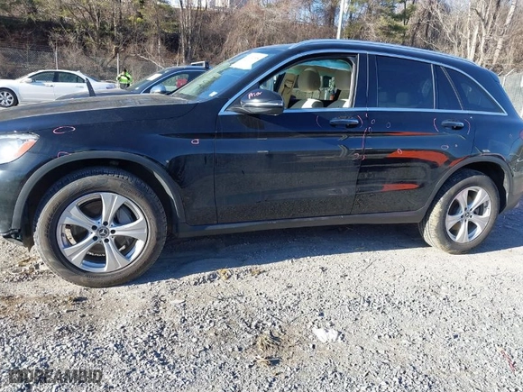 2017 Mercedes-Benz GLC with VIN WDC0G4JB0HV004917, listed as a IAAI auction lot 41674538 with NaN miles. Bid and sale history available at carsss.com. Image 14.