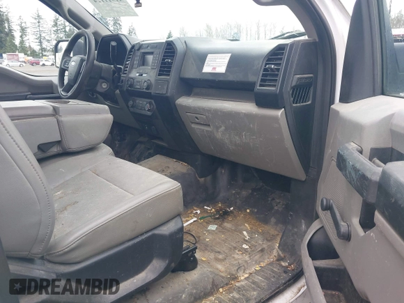 2016 Ford F-150 XL with VIN 1FTMF1C87GKE32929, listed as a IAAI auction lot 41911124 with 135,488 mi miles. Bid and sale history available at carsss.com. Image 4.