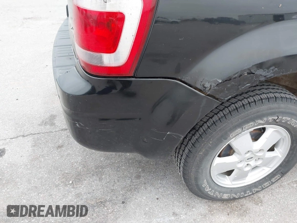 2008 Ford Escape XLT z VIN 1FMCU93108KC93467, wystawiony jako IAAI lot #42747517 z przebiegiem 201 873 mil mil oraz . Historia ofert i sprzedaży dostępna na DreamBid. Obrazek 12.