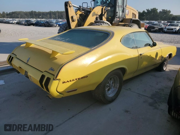 1970 Oldsmobile Cutlass z VIN 336870M260230, wystawiony jako Copart lot #69218634 z przebiegiem 99 839 mil mil oraz Szkody całkowita. Historia ofert i sprzedaży dostępna na DreamBid. Obrazek 3.