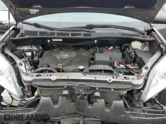 2017 Toyota Sienna XLE with VIN 5TDDZ3DC4HS187233, listed as a Copart auction lot 60227715 with 123,191 mi miles and Salvage title. Bid and sale history available at DreamBid. Image 12.