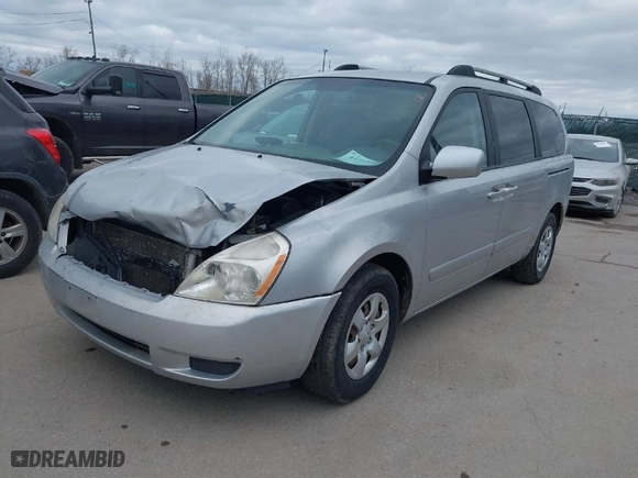 2008 Kia Sedona LX with VIN KNDMB233986220467, listed as a IAAI auction lot 41737760 with 162,866 mi miles. Bid and sale history available at carsss.com. Image 2.