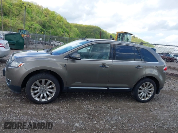 2012 Lincoln MKX with VIN 2LMDJ8JK4CBL11396, listed as a IAAI auction lot 42173631 with 184,597 mi miles and . Bid and sale history available at DreamBid. Image 14.