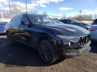 2018 Maserati Levante S with VIN ZN661YUA4JX303654, listed as a Copart auction lot 44054344 with 36,741 mi miles. Bid and sale history available at carsss.com. Image 4.