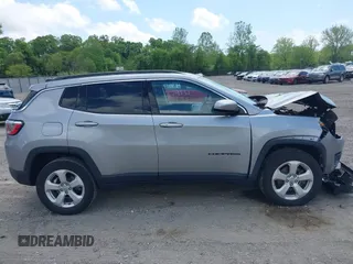 2019 Jeep Compass Latitude z VIN 3C4NJDBB6KT657190, wystawiony jako IAAI lot #42196383 z przebiegiem 55 327 mil mil oraz . Historia ofert i sprzedaży dostępna na DreamBid. Obrazek 14.
