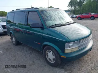 2000 Chevrolet Astro with VIN 1GNEL19W6YB156223, listed as a IAAI auction lot 41929128 with 149,052 mi miles. Bid and sale history available at carsss.com. Image 1.