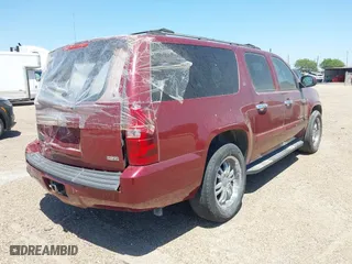 2007 Chevrolet Suburban LTZ with VIN 3GNFC16017G229914, listed as a IAAI auction lot 41879562 with 290,441 mi miles. Bid and sale history available at carsss.com. Image 4.