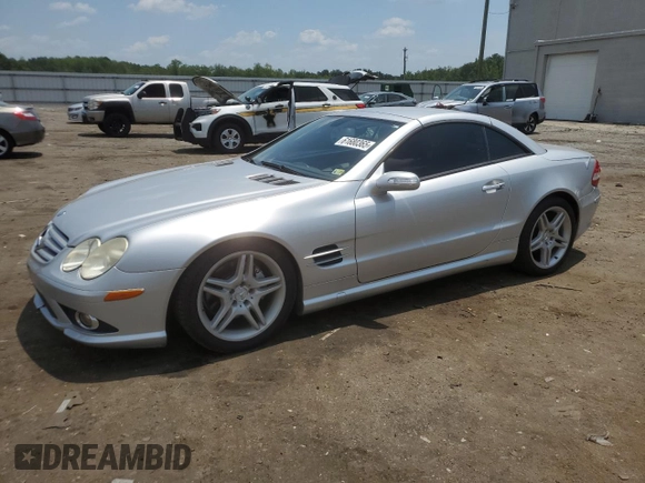 2007 Mercedes-Benz SL 550 z VIN WDBSK71F67F135651, wystawiony jako Copart lot #61680365 z przebiegiem 81 739 mil mil oraz Czysty tytuł • Clean title. Historia ofert i sprzedaży dostępna na DreamBid. Obrazek 1.