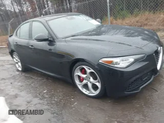 2021 Alfa Romeo Giulia Ti Sport z VIN ZARFAMBN4M7641727, wystawiony jako IAAI lot #41570358 z przebiegiem Nie podano mil oraz . Historia ofert i sprzedaży dostępna na DreamBid. Obrazek 1.