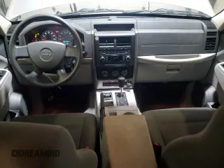 2008 Jeep Liberty Sport z VIN 1J8GN28K98W105722, wystawiony jako Copart lot #54117375 z przebiegiem 150 376 mil mil oraz Szkoda całkowita • Salvage title. Historia ofert i sprzedaży dostępna na DreamBid. Obrazek 8.