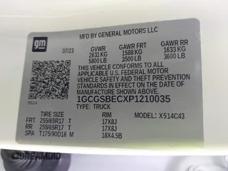 2023 Chevrolet Colorado 2WD Work Truck z VIN 1GCGSBECXP1210035, wystawiony jako IAAI lot #41906185 z przebiegiem 15 001 mil mil oraz . Historia ofert i sprzedaży dostępna na DreamBid. Obrazek 9.