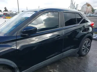 2018 Nissan Kicks SV with VIN 3N1CP5CU0JL495926, listed as a IAAI auction lot 41807108 with 77,223 mi miles. Bid and sale history available at carsss.com. Image 15.