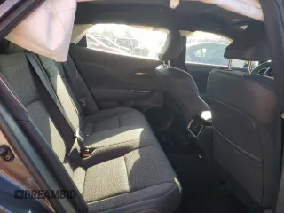 2024 Toyota Crown XLE z VIN JTDAAAAFXR3019516, wystawiony jako Copart lot #53822055 z przebiegiem 23 775 mil mil oraz Szkoda całkowita • Salvage title. Historia ofert i sprzedaży dostępna na DreamBid. Obrazek 10.