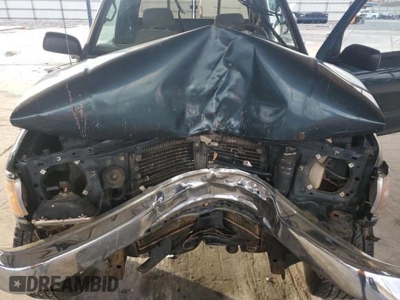 1996 Toyota Tacoma with VIN 4TAWM72N4TZ103661, listed as a Copart auction lot 86506054 with 197,518 mi miles and Salvage title. Bid and sale history available at DreamBid. Image 11.