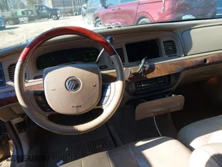 2005 Mercury Grand Marquis LS Premium with VIN 2MEFM75W45X622726, listed as a IAAI auction lot 41621822 with 172,911 mi miles. Bid and sale history available at carsss.com. Image 16.