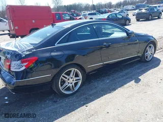 2013 Mercedes-Benz E-Class E 350 with VIN WDDKJ8JB5DF204404, listed as a IAAI auction lot 41791709 with 110,482 mi miles. Bid and sale history available at carsss.com. Image 4.