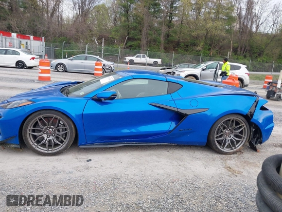 2024 Chevrolet Corvette 1LZ with VIN 1G1YD2D33R5610197, listed as a IAAI auction lot 41972596 with 5,136 mi miles and . Bid and sale history available at DreamBid. Image 13.