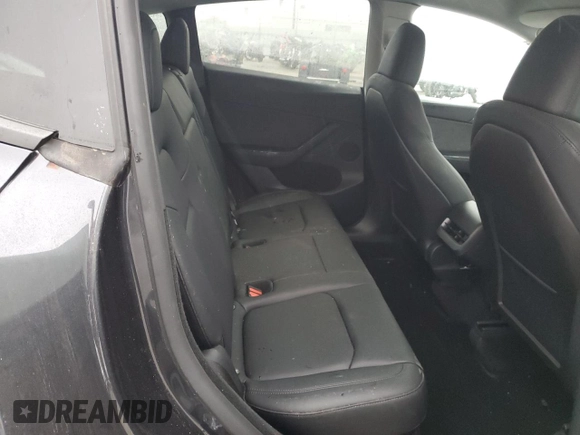 2024 Tesla Model Y with VIN 7SAYGDED1RF098054, listed as a Copart auction lot 44072195 with 16,085 mi miles and Salvage Title. Bid and sale history available at DreamBid. Image 11.