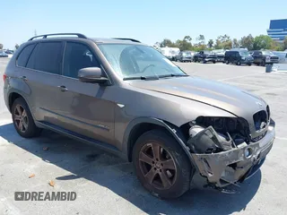 2012 BMW X5 35i с VIN 5UXZV4C50CL987711, выставлен на аукционе IAAI как лот 42310752 с пробегом 133 175 миль миль и . История ставок и продаж доступна на DreamBid. Изображение 1.