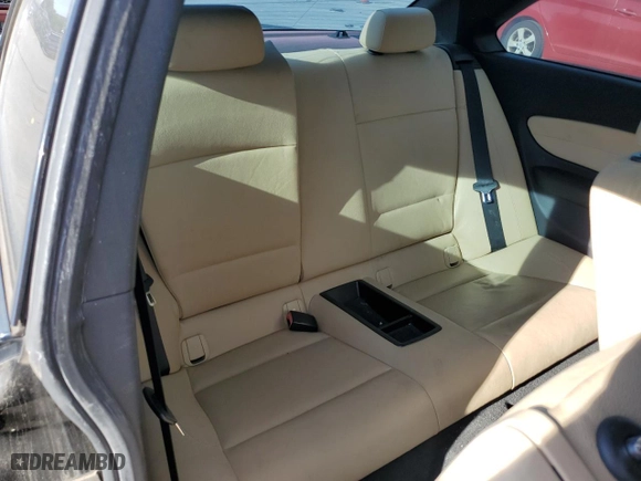 2009 BMW 1 Series 135i with VIN WBAUC73589VK80613, listed as a Copart auction lot 42224935 with 135,442 mi miles and Clean Title. Bid and sale history available at carsss.com. Image 10.