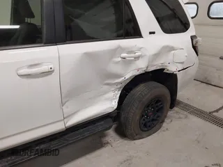 2022 Toyota 4Runner SR5 Premium с VIN JTENU5JR1N6056873, выставлен на аукционе IAAI как лот 42060542 с пробегом 41 883 миль миль и . История ставок и продаж доступна на DreamBid. Изображение 6.