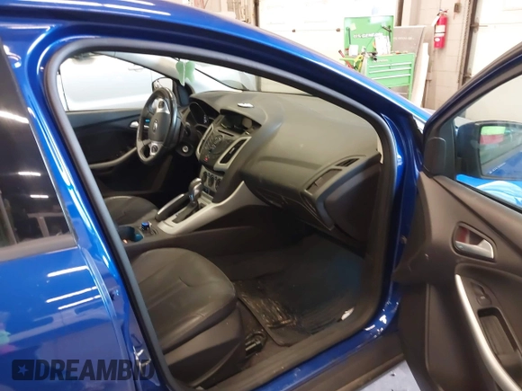 2013 Ford Focus SE with VIN 1FADP3K26DL336078, listed as a IAAI auction lot 41754365 with 104,568 mi miles. Bid and sale history available at carsss.com. Image 5.
