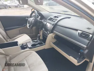 2012 Toyota Camry L z VIN 4T4BF1FK2CR173135, wystawiony jako IAAI lot #40028950 z przebiegiem 240 668 mil mil oraz . Historia ofert i sprzedaży dostępna na DreamBid. Obrazek 5.