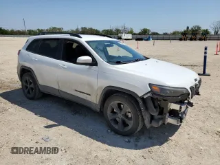 2019 Jeep Cherokee Latitude Plus with VIN 1C4PJLLX5KD392622, listed as a Copart auction lot 50386515 with 111,787 mi miles and Salvage Title. Bid and sale history available at carsss.com. Image 4.