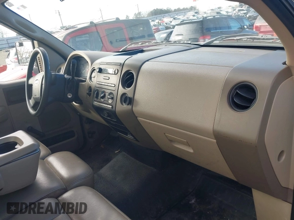 2004 Ford F-150 XL z VIN 1FTPF12594NC29622, wystawiony jako IAAI lot #41272172 z przebiegiem 145 164 mil mil oraz . Historia ofert i sprzedaży dostępna na DreamBid. Obrazek 5.