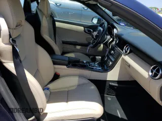 2016 Mercedes-Benz SLK 300 z VIN WDDPK3JA8GF122653, wystawiony jako Copart lot #54557764 z przebiegiem Nie podano mil oraz . Historia ofert i sprzedaży dostępna na DreamBid. Obrazek 10.