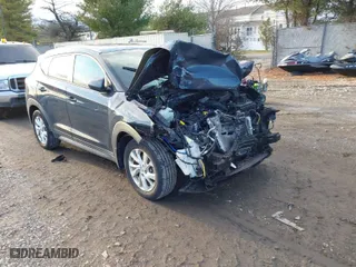 2019 Hyundai Tucson Value with VIN KM8J3CA48KU051820, listed as a IAAI auction lot 41228352 with 40,031 mi miles. Bid and sale history available at carsss.com. Image 1.