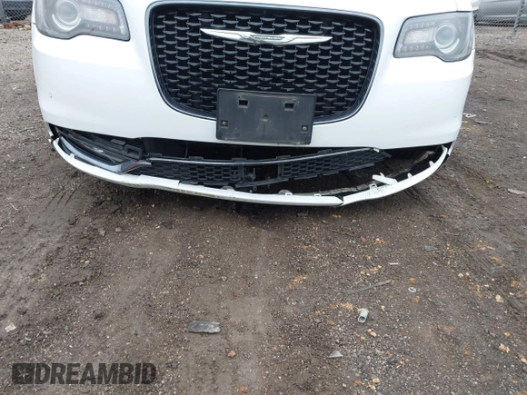 2018 Chrysler 300 with VIN 2C3CCAGG2JH269969, listed as a IAAI auction lot 41199752 with 99,332 mi miles. Bid and sale history available at carsss.com. Image 6.