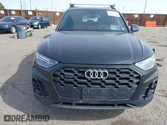 2025 Audi Q5 S line Premium z VIN WA1GAAFY9S2021963, wystawiony jako IAAI lot #41840606 z przebiegiem 6 900 mil mil oraz . Historia ofert i sprzedaży dostępna na DreamBid. Obrazek 13.