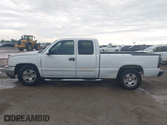 2005 Chevrolet Silverado 1500 with VIN 1GCEC10X15Z119570, listed as a IAAI auction lot 42153173 with Not Provided miles and . Bid and sale history available at DreamBid. Image 14.