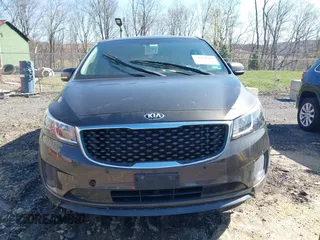 2018 Kia Sedona LX with VIN KNDMB5C12J6372631, listed as a IAAI auction lot 41994306 with 75,918 mi miles. Bid and sale history available at carsss.com. Image 6.