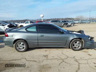 2005 Pontiac Grand Am GT with VIN 1G2NW12E65M156857, listed as a IAAI auction lot 41548935 with 199,420 mi miles. Bid and sale history available at carsss.com. Image 14.
