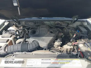 1999 Mercury Mountaineer with VIN 4M2ZU52E1XUJ26317, listed as a IAAI auction lot 42606083 with 126,554 mi miles and . Bid and sale history available at DreamBid. Image 10.