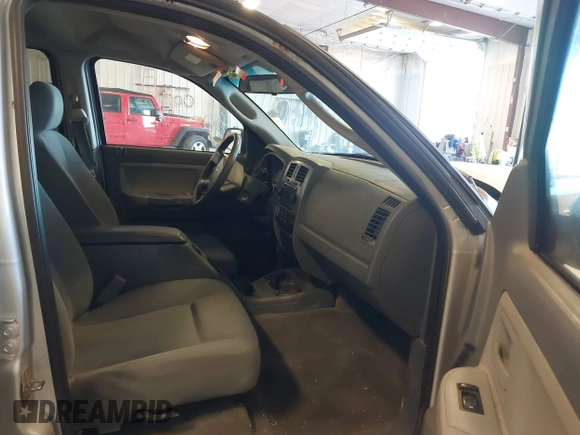 2006 Dodge Dakota SLT with VIN 1D7HW48N46S600256, listed as a IAAI auction lot 41442535 with 184,283 mi miles and . Bid and sale history available at carsss.com. Image 5.